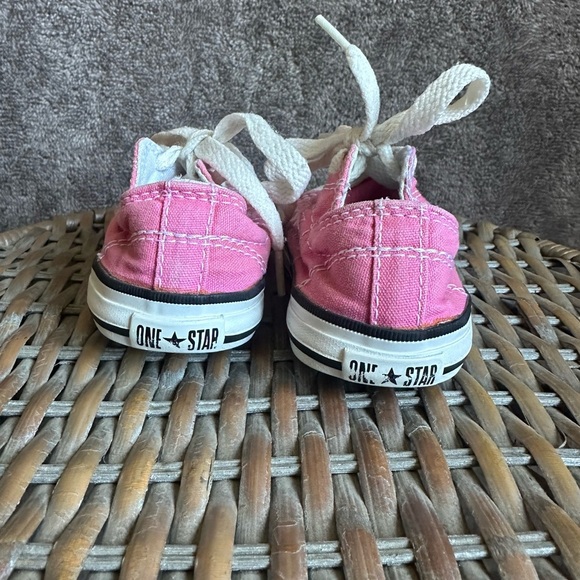 Converse One Star Toddler Crib  Pink Sneakers - Picture 3 of 4